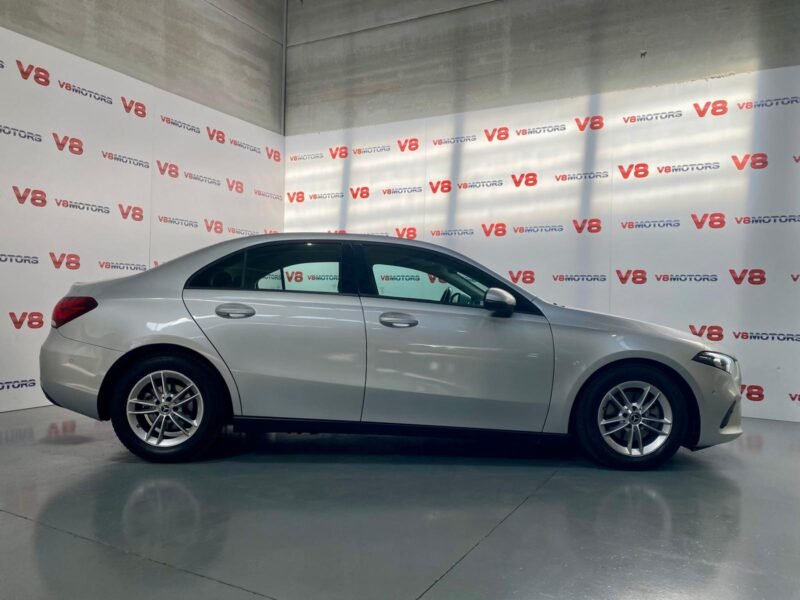 MERCEDES-BENZ Clase A A180d SEDAN