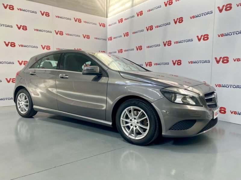 MERCEDES-BENZ Clase A A180