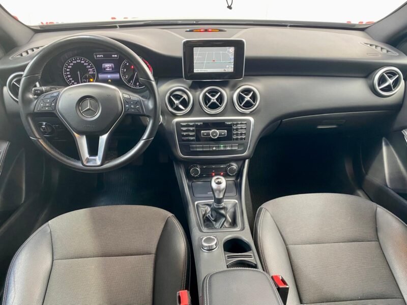 MERCEDES-BENZ Clase A A180