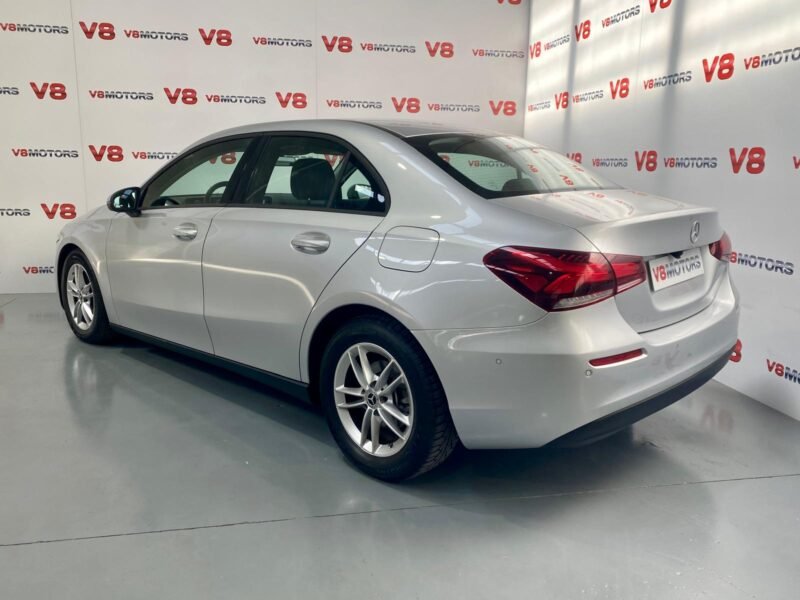 MERCEDES-BENZ Clase A A180d SEDAN