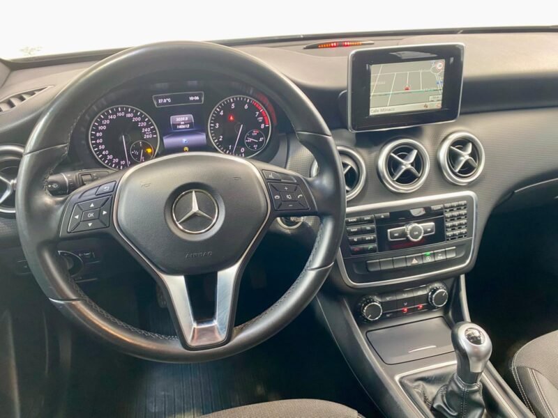 MERCEDES-BENZ Clase A A180