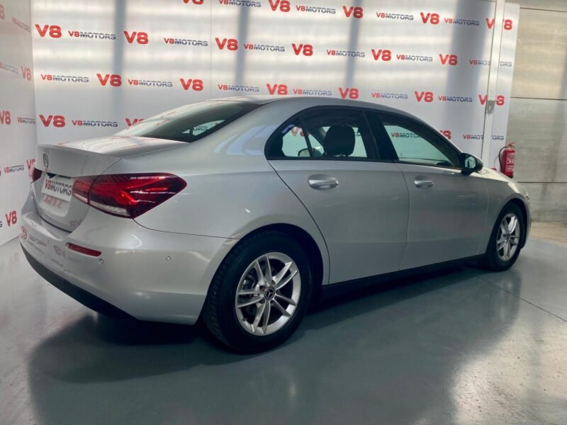 MERCEDES-BENZ Clase A A180d SEDAN